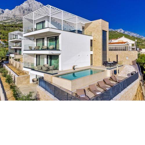 Luxury Villa Delight I Promajna with pool, gym, sauna and jacuzzi