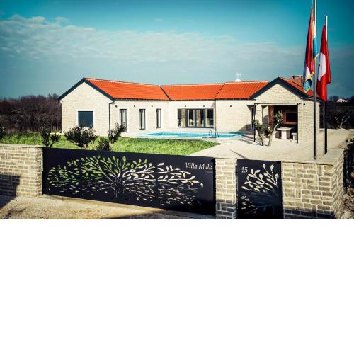 Luxury Villa Mala