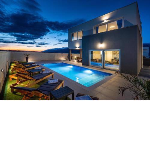 Luxury Villa Noemi