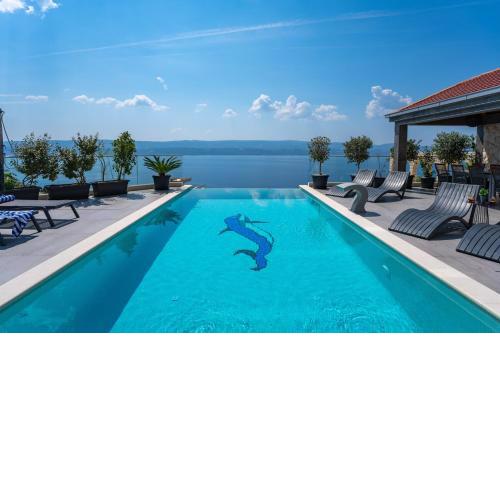 Luxury Villa POCRNJA -heated pool, sauna, jacuzzi, pool table