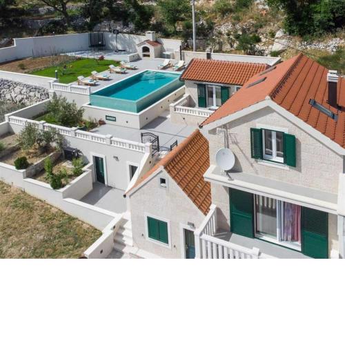Luxury villa with private heated pool ,near Split