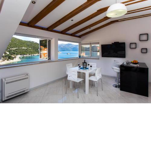 Mali Skoj Apartment