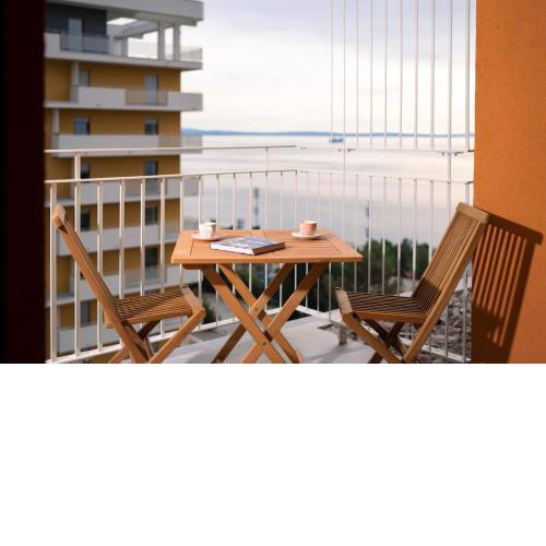 Mannequin: Sea view, private parking in the garage