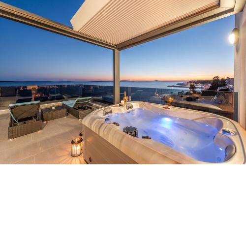 Mediteran luxury penthouse with jacuzzi