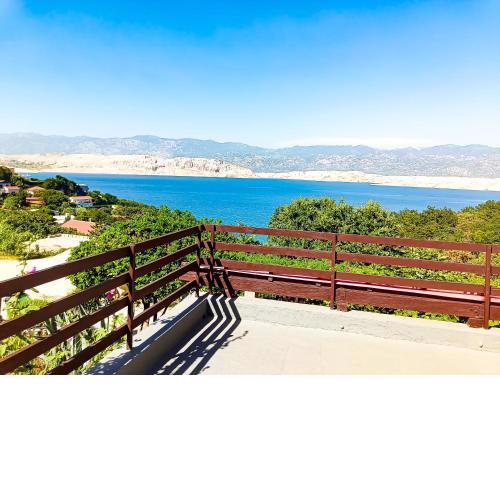 Mila Pet friendly holiday house with private place on the beach