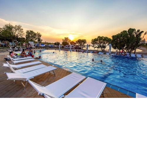 Mobile Homes in Camping Omisalj on island Krk, with swimmingpool
