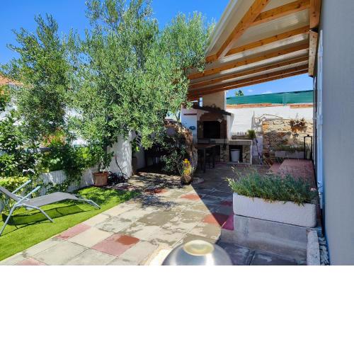 Mobile house Green garden