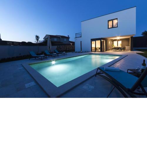 Modern 3-bedroom villa with a private pool