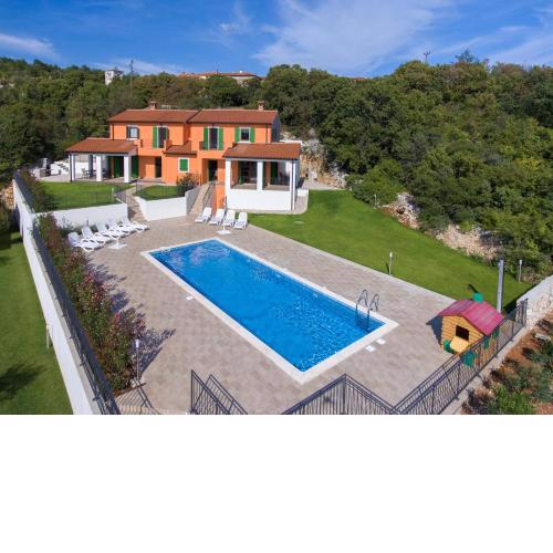 Modern Apartment in Ripenda Kras with Shared Pool