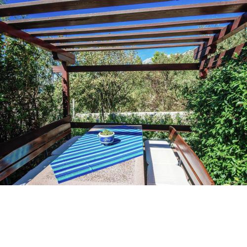 Modern Apartment in Starigrad Paklenica with Barbecue