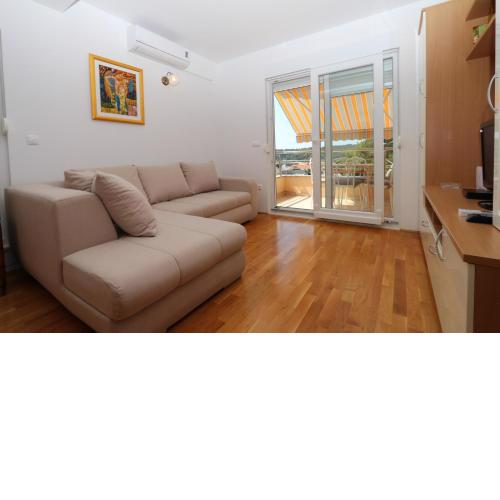 Modern apartment Makarska