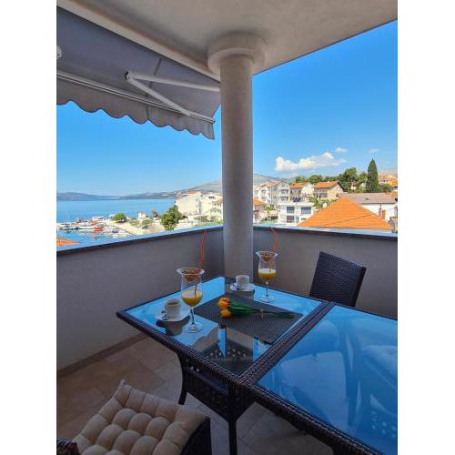 Modern apartment near the sea-Miše
