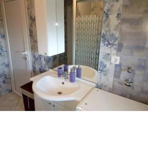 Modern Apartment with Garden View in Belisce 76 m²