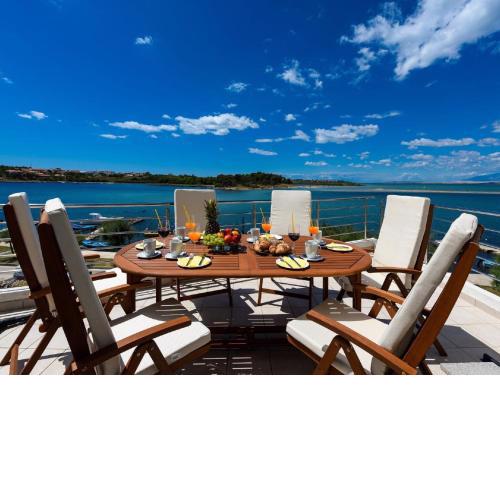 Modern villa in Nin by the sea