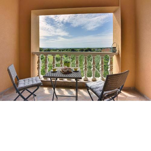 Modernes Appartement mit Balkon, BBQ, WLAN, Klima