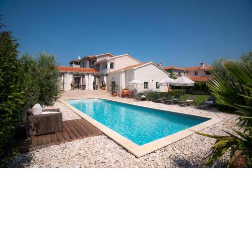 Moonlight Villa 2
