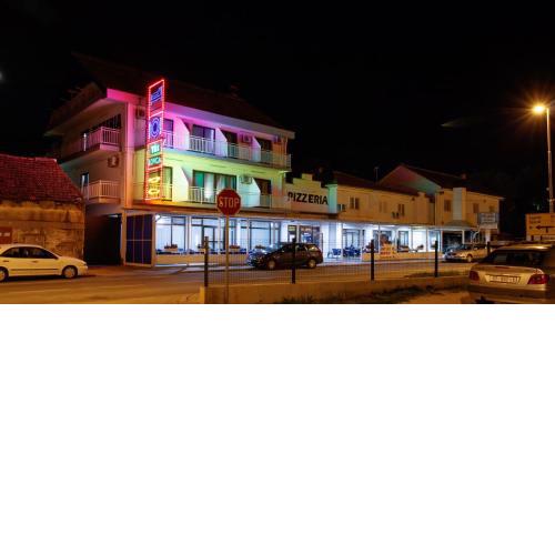 Motel "Tri lovca"