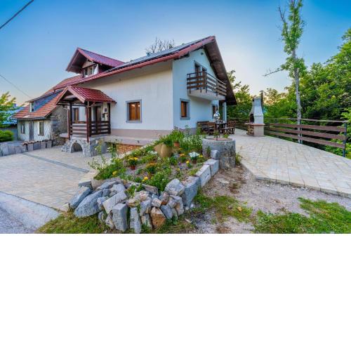 Mountain Escape house with indoor pool