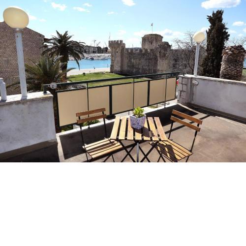 MY DALMATIA - M Apartment Trogir with free parking and roof terrace