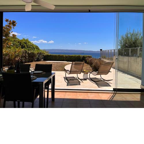 NEDA - Spacious apartment with sea view garden