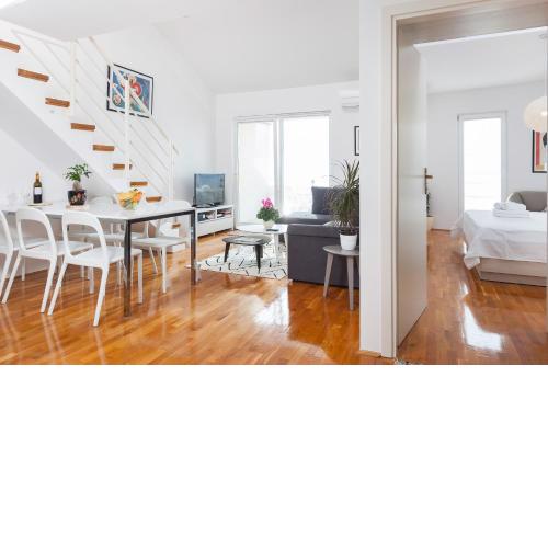New Gallery Apartment with Beautiful View