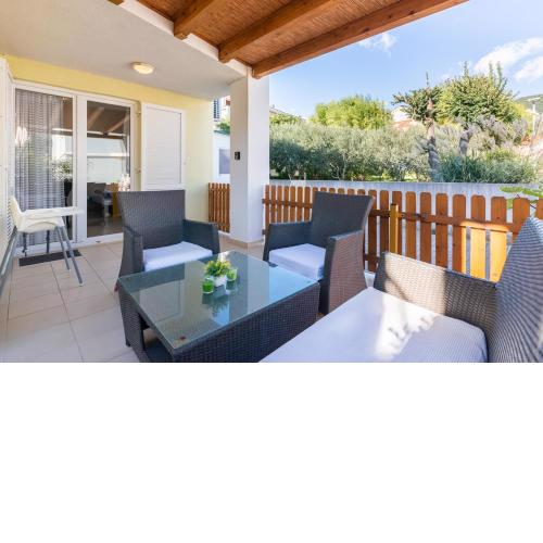 New Lovorka 7 apt. 4+1 in Baška Krk