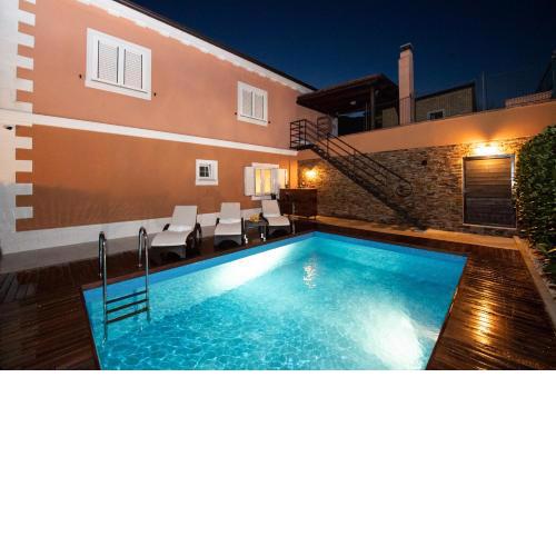 New luxury apartment with private pool, quiet area, close to the beach by TRAVELER tourist agency Krk ID 2124