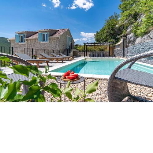 NEW! Stone villa JUDITA with heated pool and hydro-massage