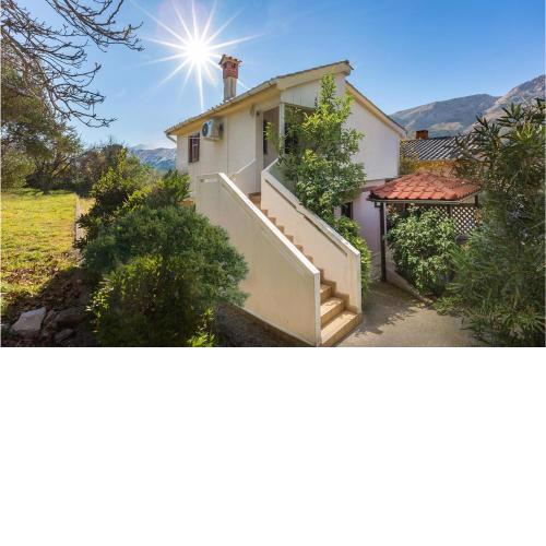 Nice Apartment In Bascanska Draga With Wifi