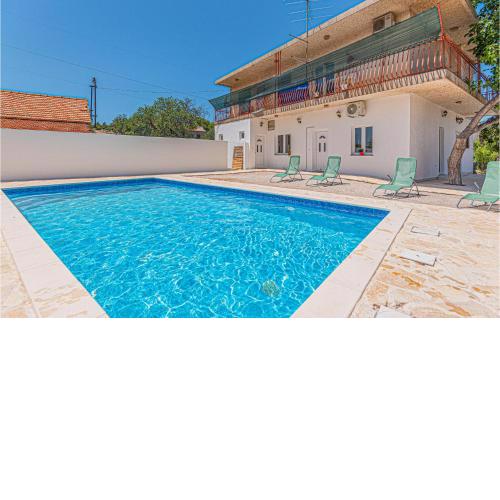 Nice Apartment In Danilo With Wifi