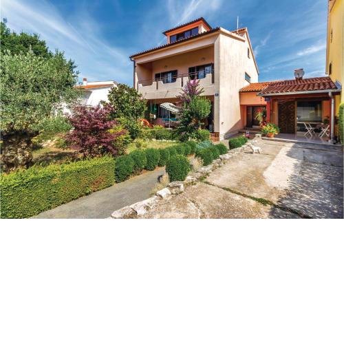 Nice Apartment In Fazana With Wifi