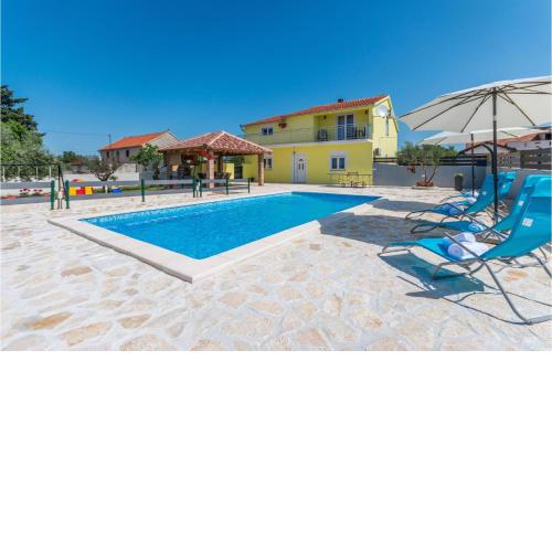 Nice Apartment In Gornje Rastane With Wifi