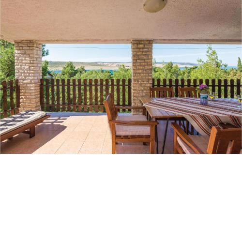 Nice Apartment In Jasenice With House Sea View