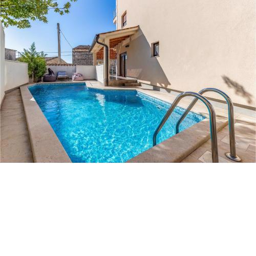 Nice Apartment In Medulin With Wifi
