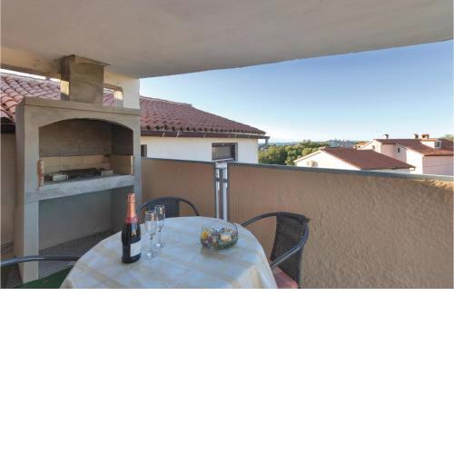 Nice Apartment In Medulin With Wifi