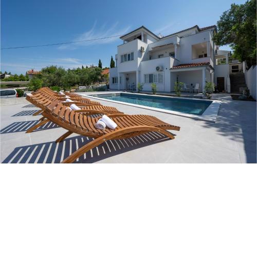 Nice Apartment In Murter With Wifi