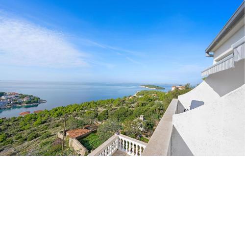 Nice Apartment In Primosten With House Sea View
