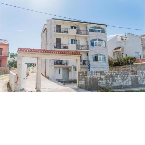Nice Apartment In Slatine With Wifi