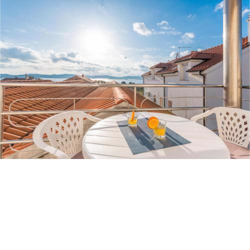 Nice Apartment In Sveti Filip I Jakov With Wifi