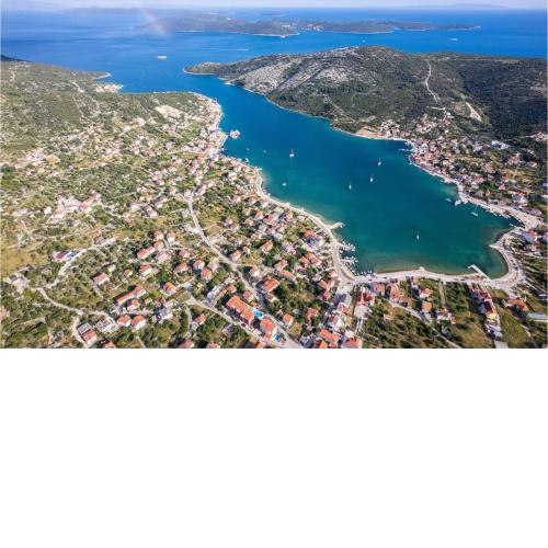 Nice Apartment In Vinisce With Wifi