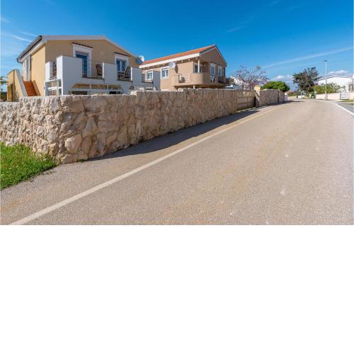 Nice Apartment In Vir With 1 Bedrooms And Wifi