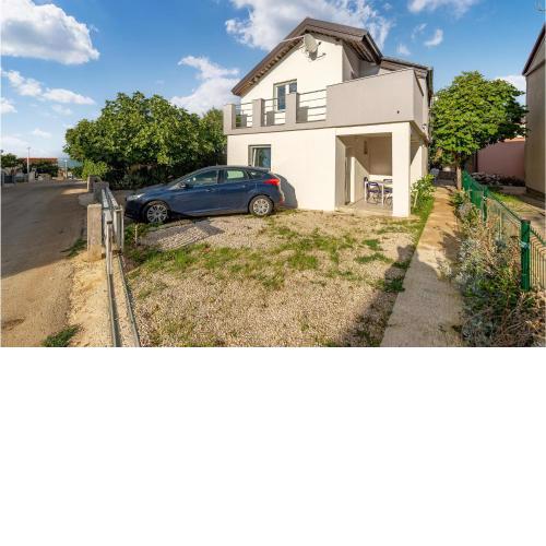 Nice Apartment In Vir With Wifi