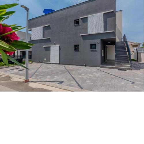 Nice Apartment In Vir With Wifi
