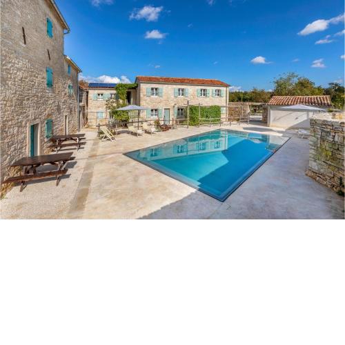 Nice Apartment In Zminj With Wifi