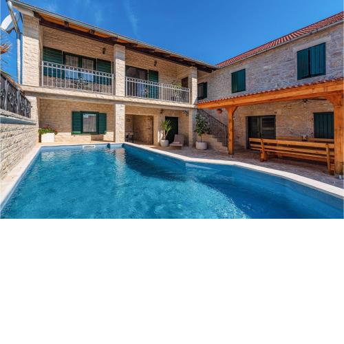 Nice Home In Benkovac With Wifi