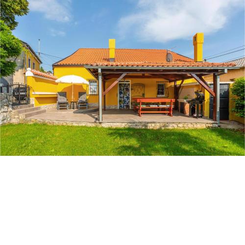 Nice Home In Cernik With Kitchen