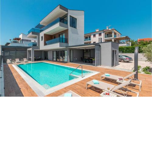 Nice Home In Fazana With House Sea View