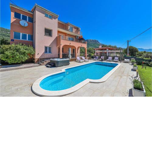 Nice Home In Kastel Luksic With House Sea View