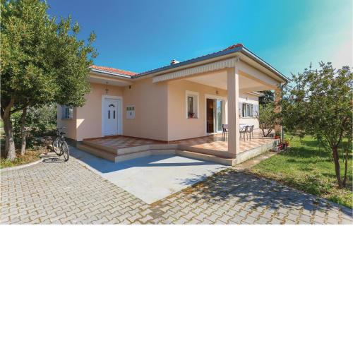 Nice Home In Kastel Stafilic With Wifi