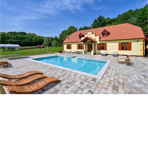 Nice Home In Konjscina With Heated Swimming Pool